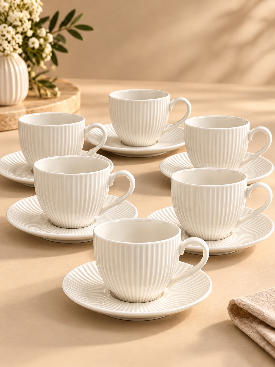 Kaffee service 12-Tlg mit Untertassen aus Porzellan mit Stand Akazienholz  Stand 6pers